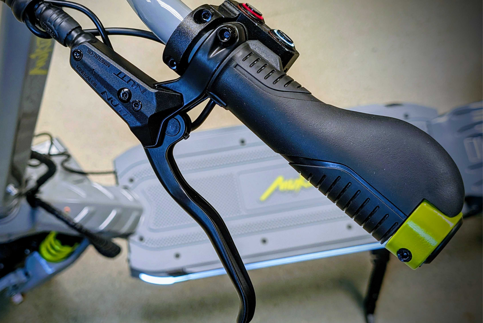 MUKUTA 10 Plus Electric Scooter, NUTT Hydraulic Disc Brakes